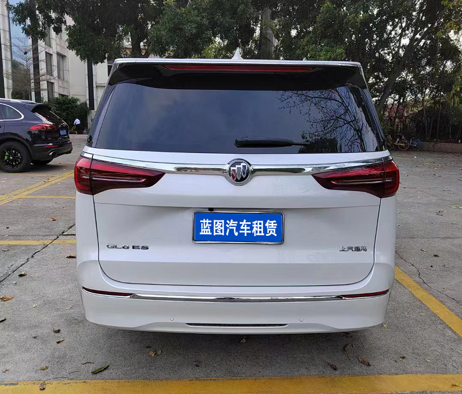 广州市配带司机上下班租车最新款别克商务GL8陆尊653T包年长租自驾_广州租车 首选广州现达汽车租赁公司