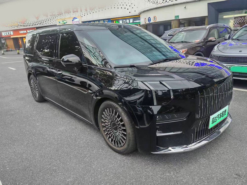广州租车_自驾极氪009光辉7座商务车配带司机租赁包车